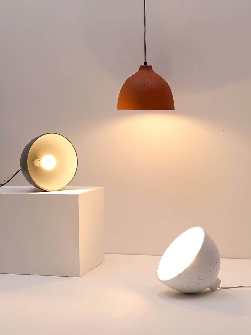 Lampada a sospensione in resina