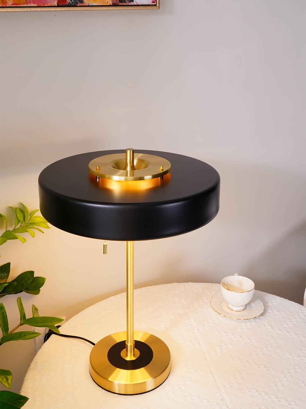 Lampada da tavolo Revolve