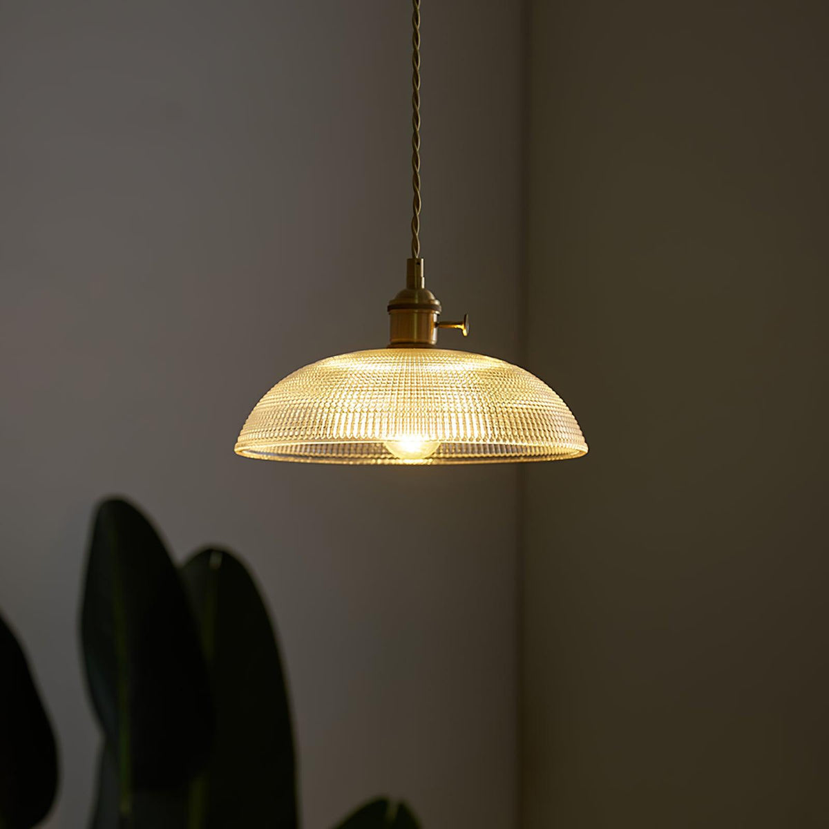 Lampada a sospensione a spirale rigata