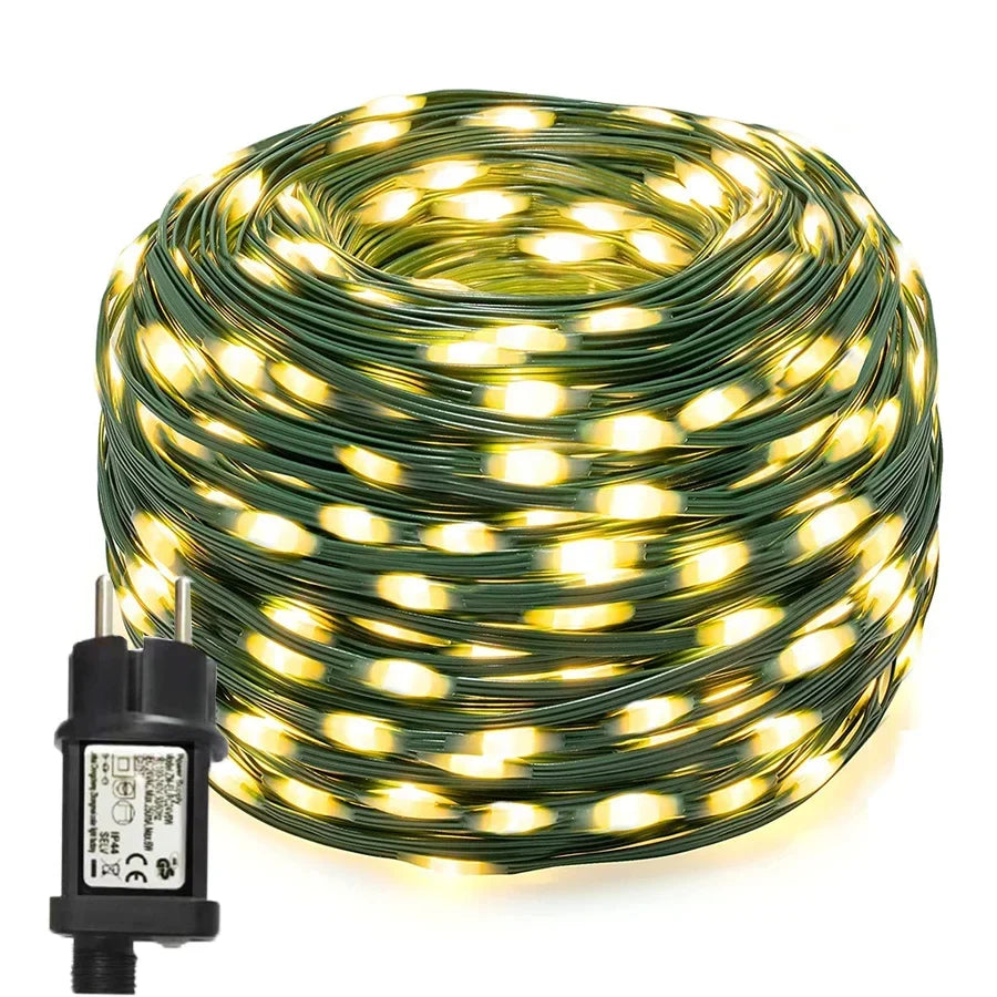 Illuminazione Natalizia a LED Impermeabile per Esterni – Catena Luminosa per Giardino e Terrazzo
