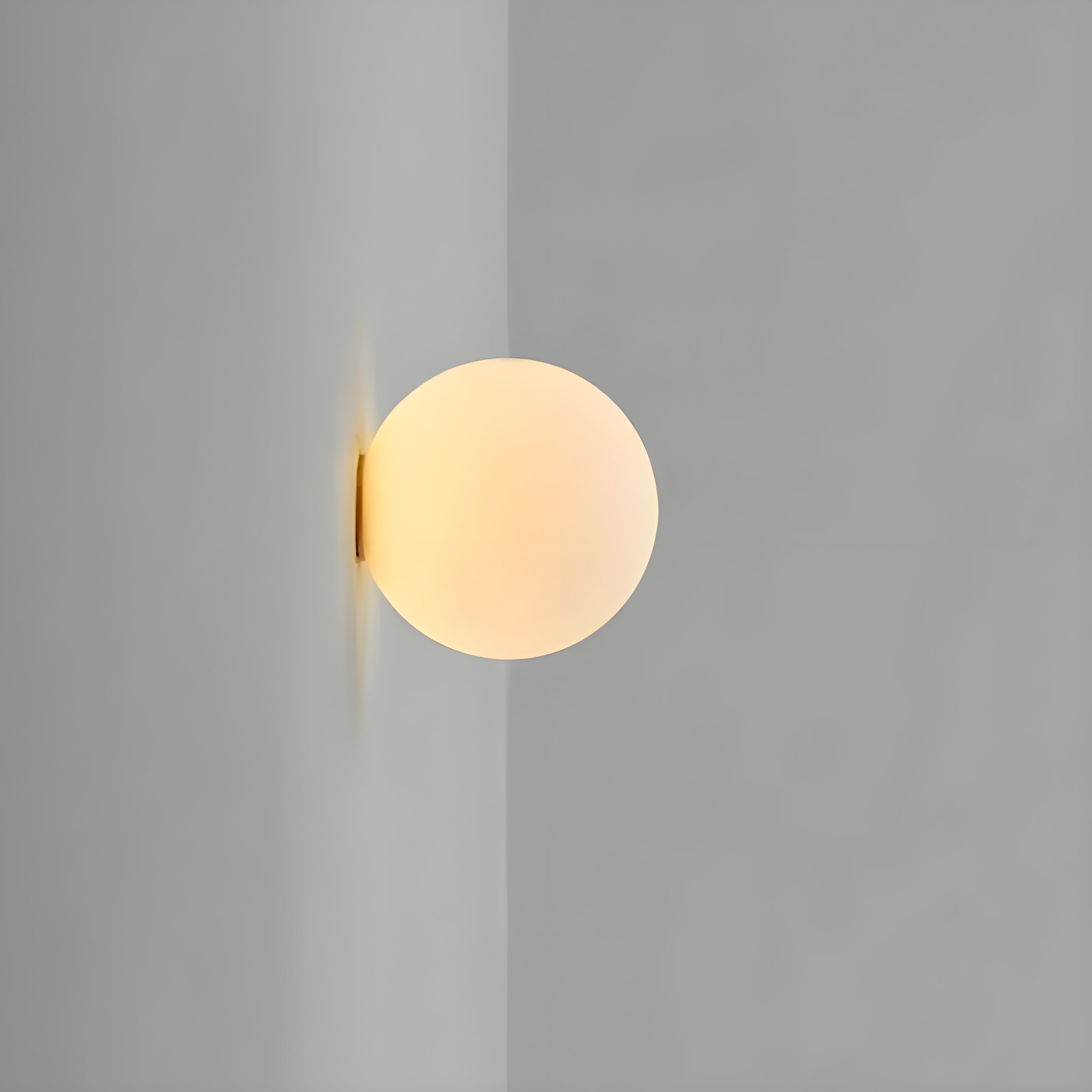 Lampada da parete moderna in vetro opaco
