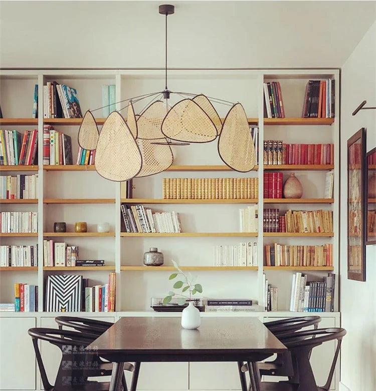 Lampadario in rattan e bambù dal design moderno