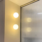 Lampada da parete moderna in vetro opaco