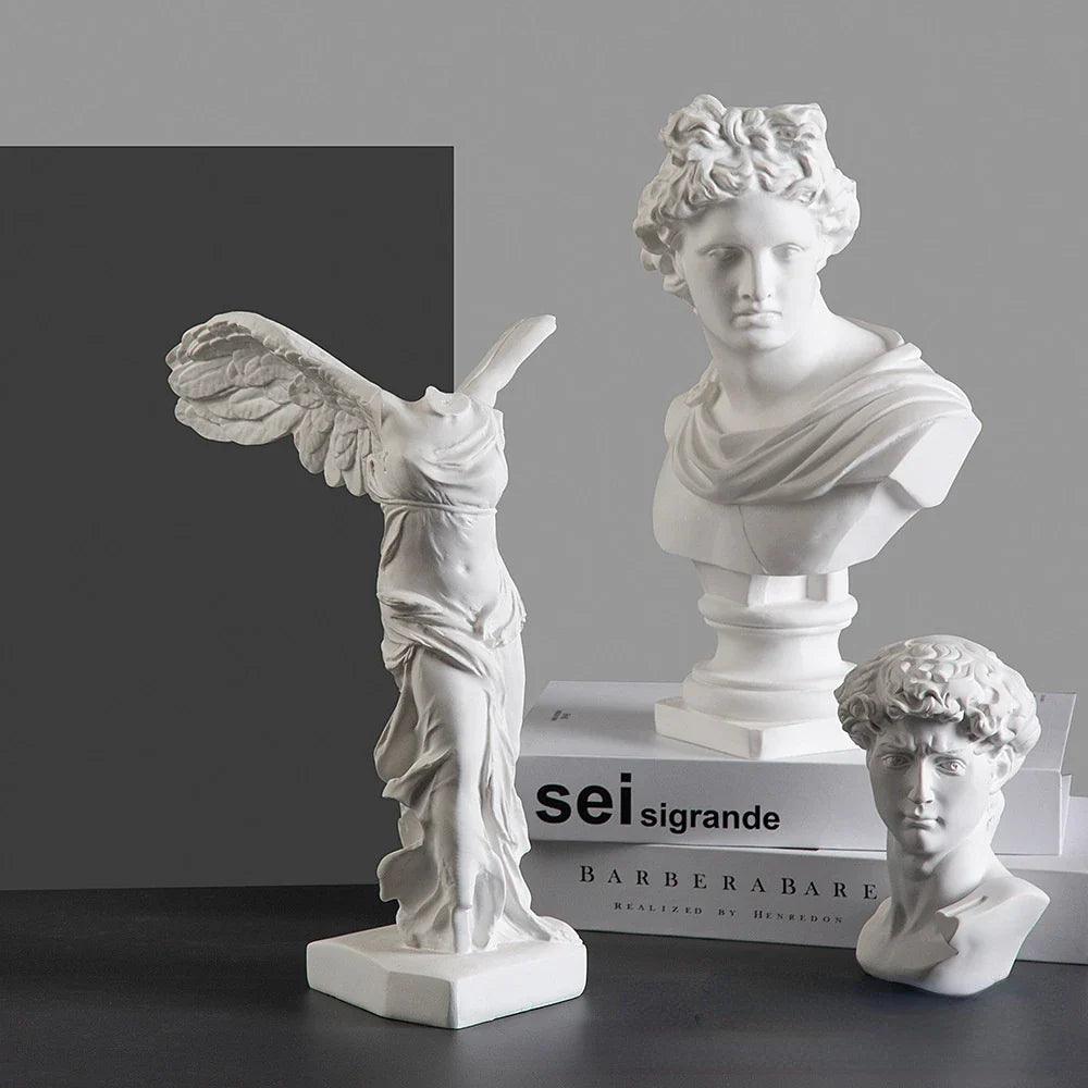 GoddessAura - Statua ispirata alla Grecia maestosa per forza ed eleganza
