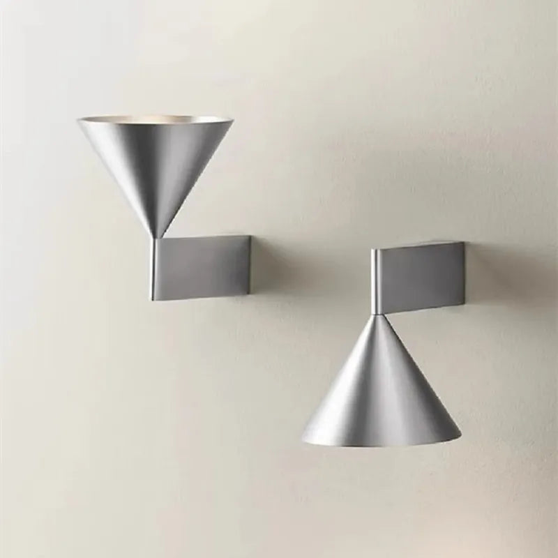 LumoCone Lampada da Parete Minimalista Italiana