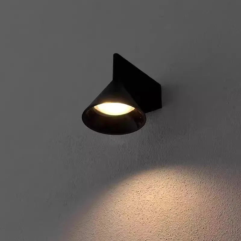 LumoCone Lampada da Parete Minimalista Italiana