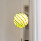 Lampada a Sospensione con Sfera di Vetro Colorata