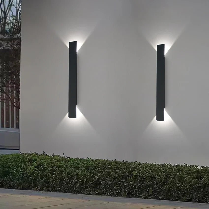LumaShield Duo – Lampada da Parete LED Nera & Bianca