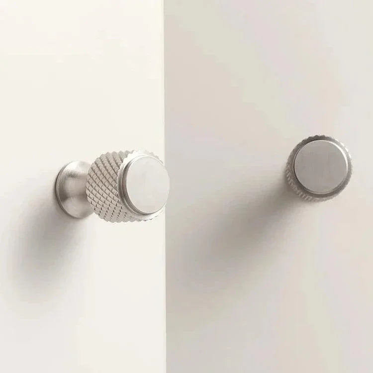 Manopole Kairi con Intaglio a Diamante