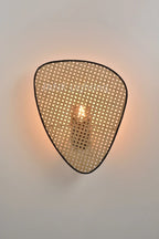 Lampadario in rattan e bambù dal design moderno