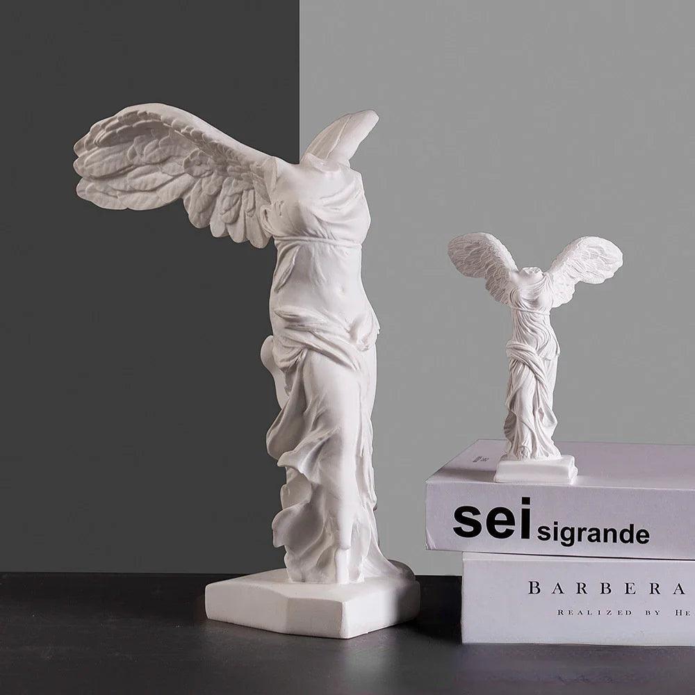 GoddessAura - Statua ispirata alla Grecia maestosa per forza ed eleganza