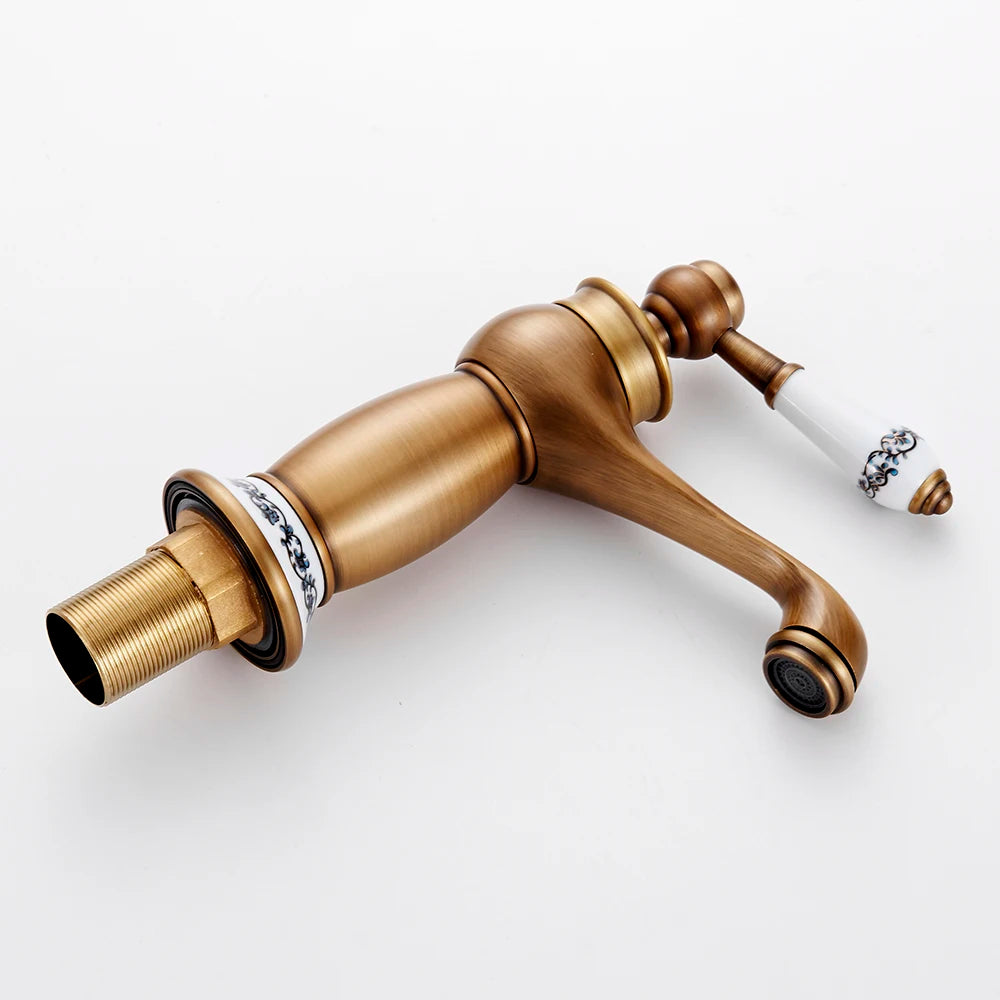 AntiqueFlow – Rubinetto da pavimento classico con design retro e controllo a leva singola