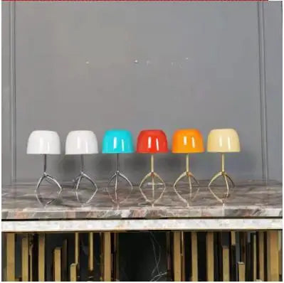 LumiereGlow Bauhaus Lampada da Tavolo a Tre Piedi