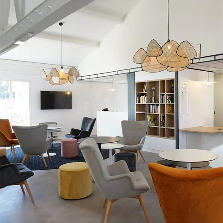 Lampadario in rattan e bambù dal design moderno