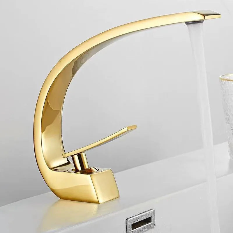 Rubinetto Elegante per Bagno – Design Lussuoso per il Tuo Bagno