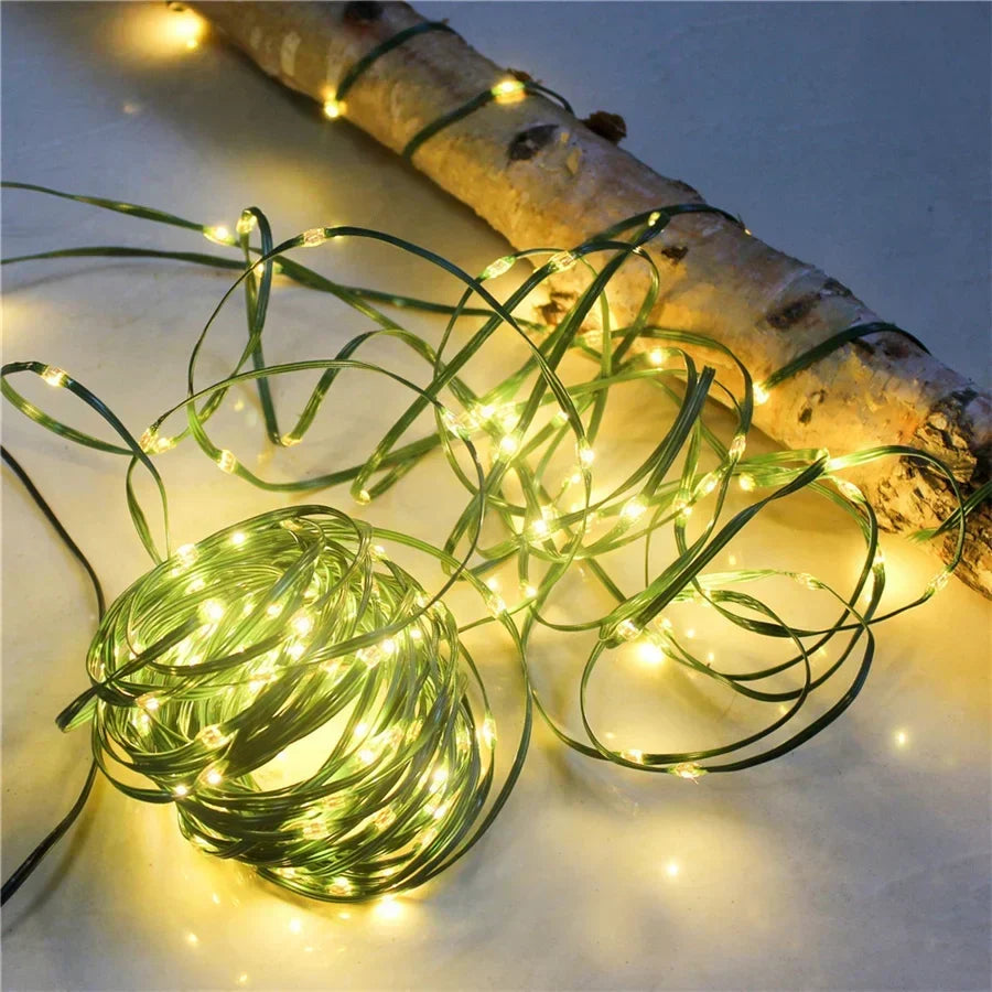 Illuminazione Natalizia a LED Impermeabile per Esterni – Catena Luminosa per Giardino e Terrazzo