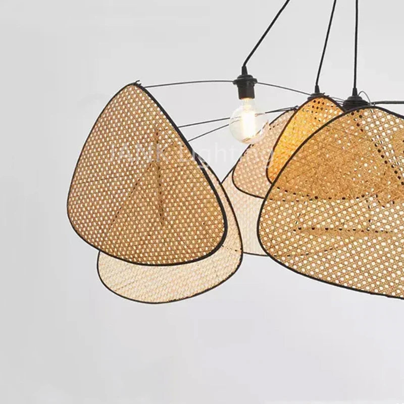 Lampadario in rattan e bambù dal design moderno