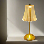 Lampada da Tavolo Ricaricabile con Paralume in Vetro Rigato e Luce LED