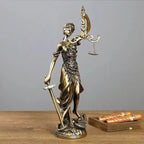 Statua della Giustizia - Statua antica in bronzo della dea della giustizia per un arredamento senza tempo