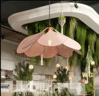 LumaFlora Petal Light – Lampada a Sospensione in Tessuto Artistico con Petali Colorati