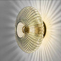 Applique da parete rotonda in vetro a strisce di ferro nordico contemporaneo con 1 luce per soggiorno