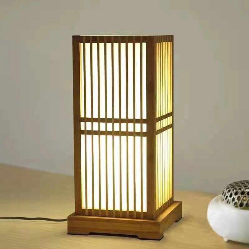 Lampada da Tavolo Tradizionale Giapponese a Colonna Quadrata in Bambù con 1 Luce per Camera da Letto