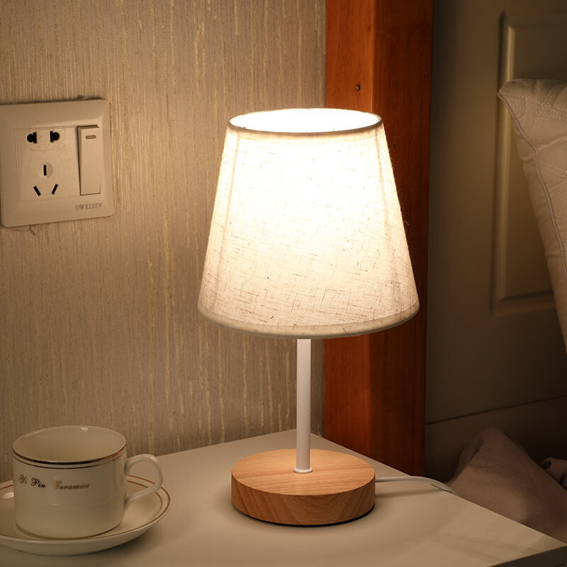 Lampada da Tavolo LED a Cono in Tessuto di Legno Massello Nordico Contemporaneo per Soggiorno e Camera da Letto