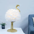 Lampada da tavolo in metallo a forma di fenicottero con piume d'oca nordico contemporaneo, 1 luce per comodino