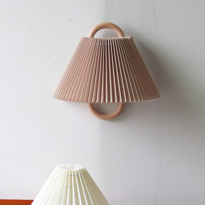 Applique moderna originale in legno massello plissettato a semicerchio con 1 luce
