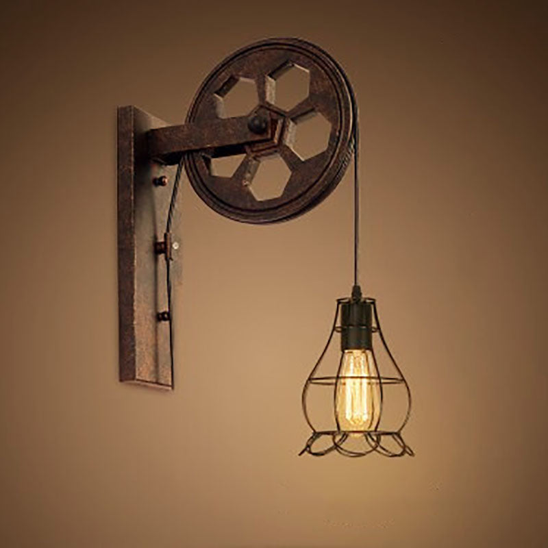 Applique da parete in ferro e legno vintage tradizionale con pulleys a 1 luce