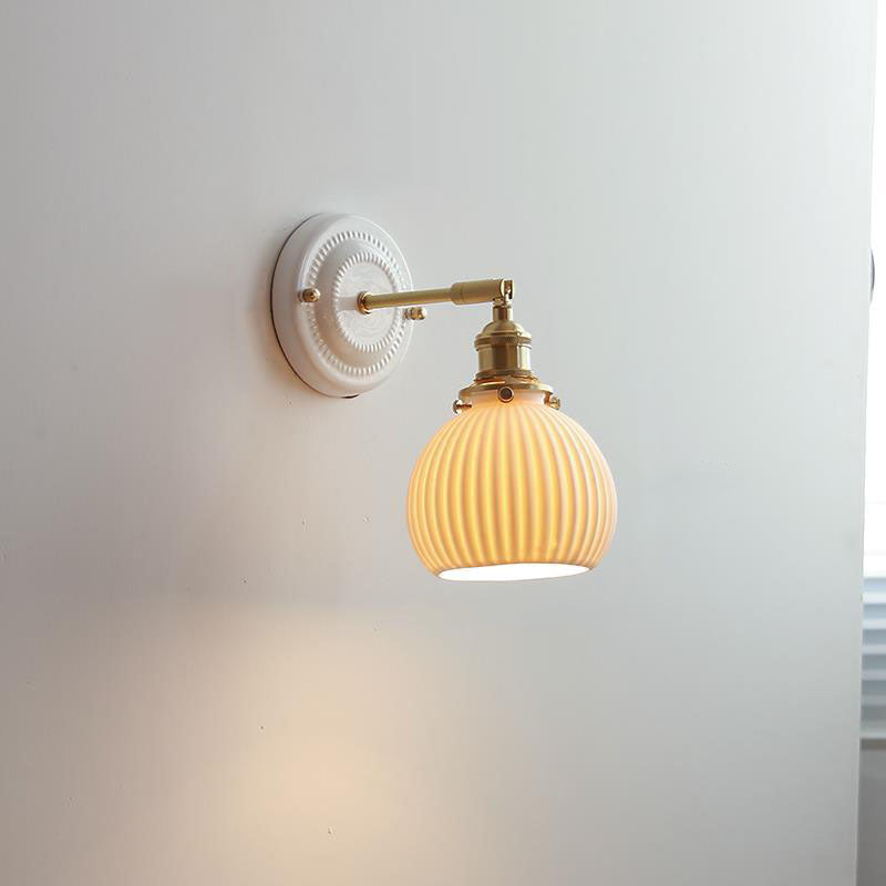 Applique da parete in ceramica vintage tradizionale rotonda in ottone con 1 luce per soggiorno