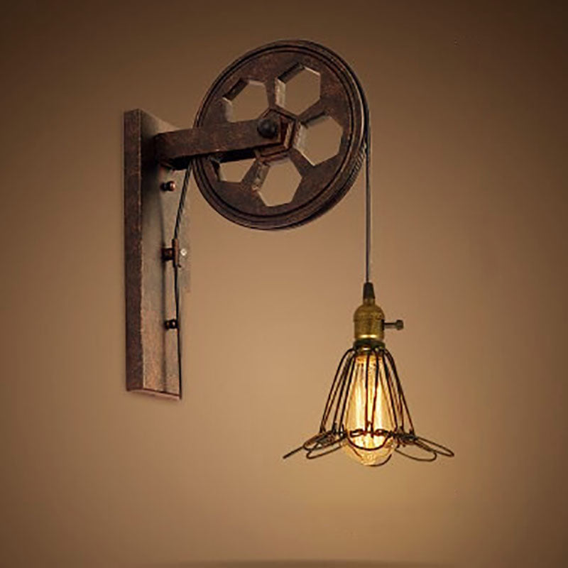 Applique da parete in ferro e legno vintage tradizionale con pulleys a 1 luce