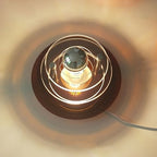 Applique da parete a forma di disco volante in ferro e acrilico colorato contemporaneo per sala di intrattenimento con 1 luce