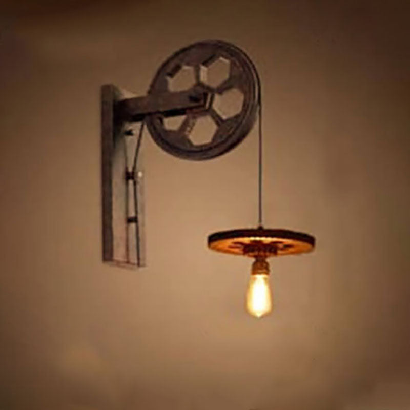 Applique da parete in ferro e legno vintage tradizionale con pulleys a 1 luce