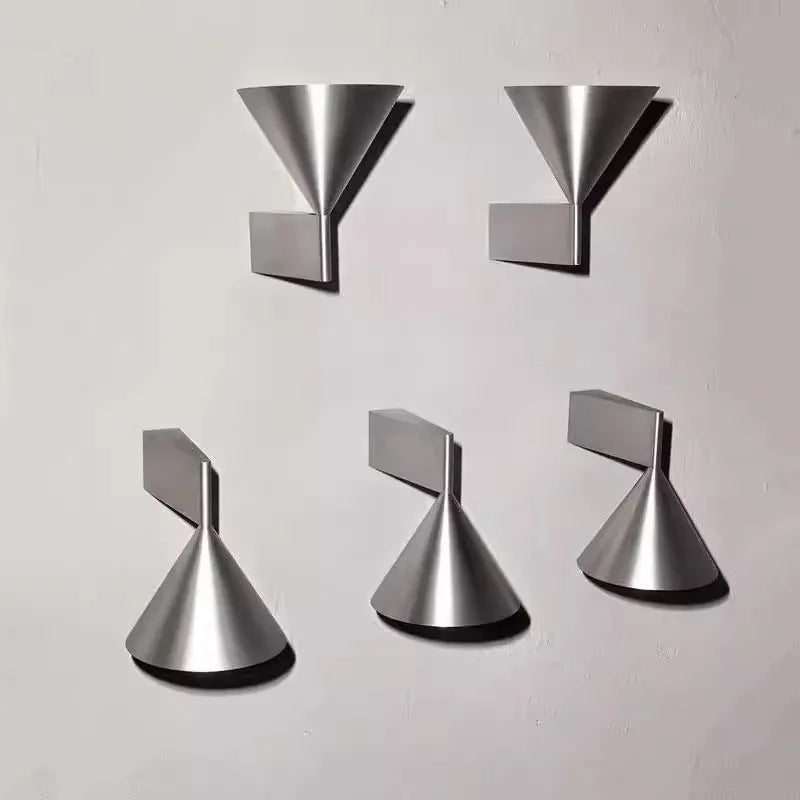 LumoCone Lampada da Parete Minimalista Italiana