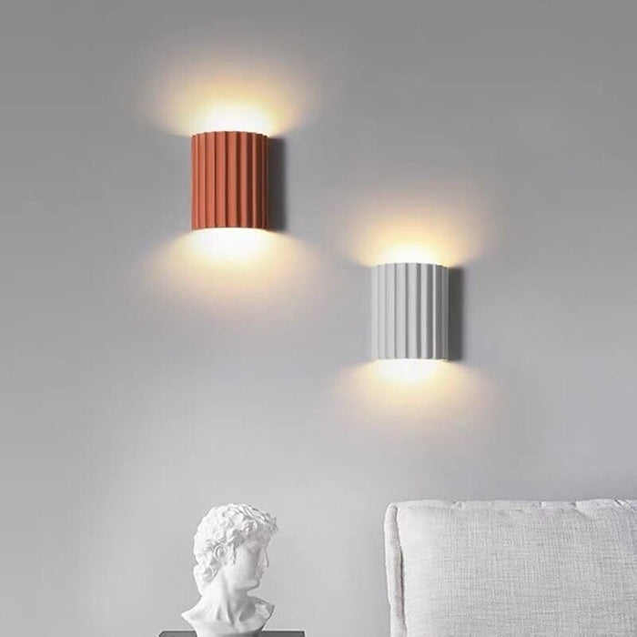 Moderna Applique Mezza Rossa in Resina per il Soggiorno