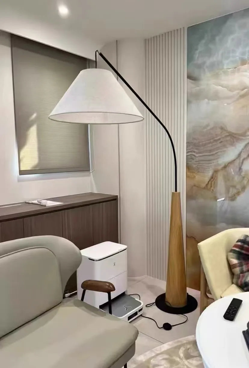 LumiArc – Lampada da terra in legno di lusso con paralume in tessuto