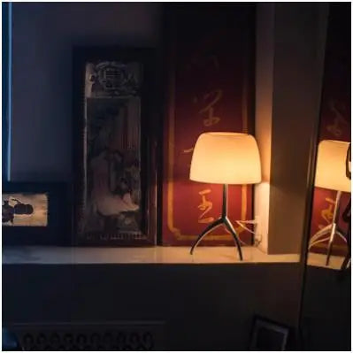 LumiereGlow Bauhaus Lampada da Tavolo a Tre Piedi
