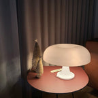 Lampada da tavolo a forma di fungo in stile scandinavo