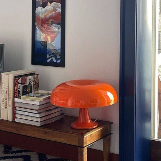 Lampada da tavolo a forma di fungo in stile scandinavo