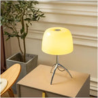 LumiereGlow Bauhaus Lampada da Tavolo a Tre Piedi