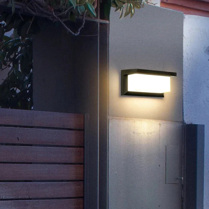 Aila Lampada da Parete LED Smart