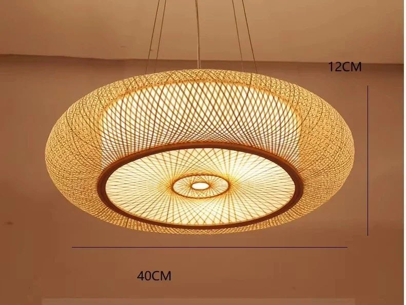 BambuLoom Grace: Lampada a Sospensione in Rattan e Bambù Fatta a Mano