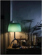 LumiereGlow Bauhaus Lampada da Tavolo a Tre Piedi