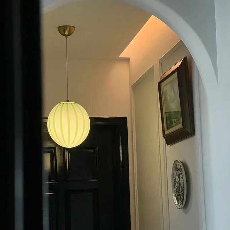 Lampada a Sospensione con Sfera di Vetro Colorata