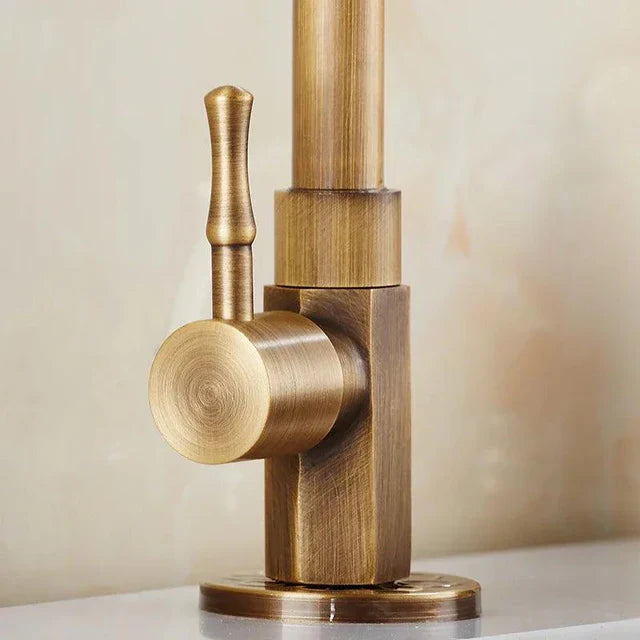 SwanFlow - rubinetto da cucina in ottone anticato con elegante design a collo di cigno