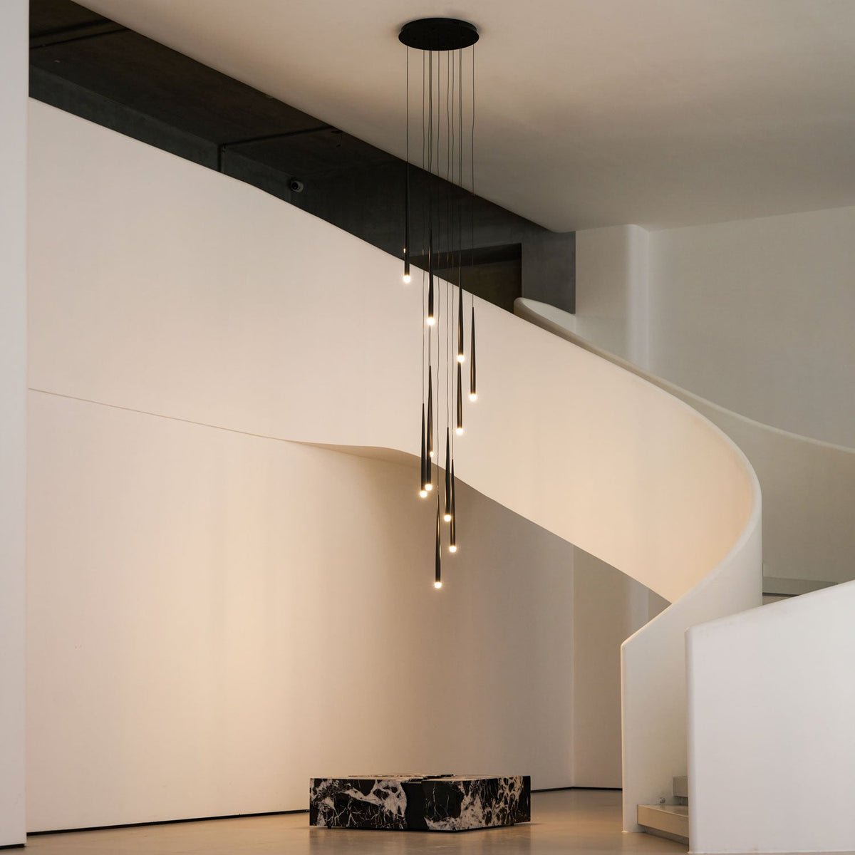 Lampadario a cono sottile