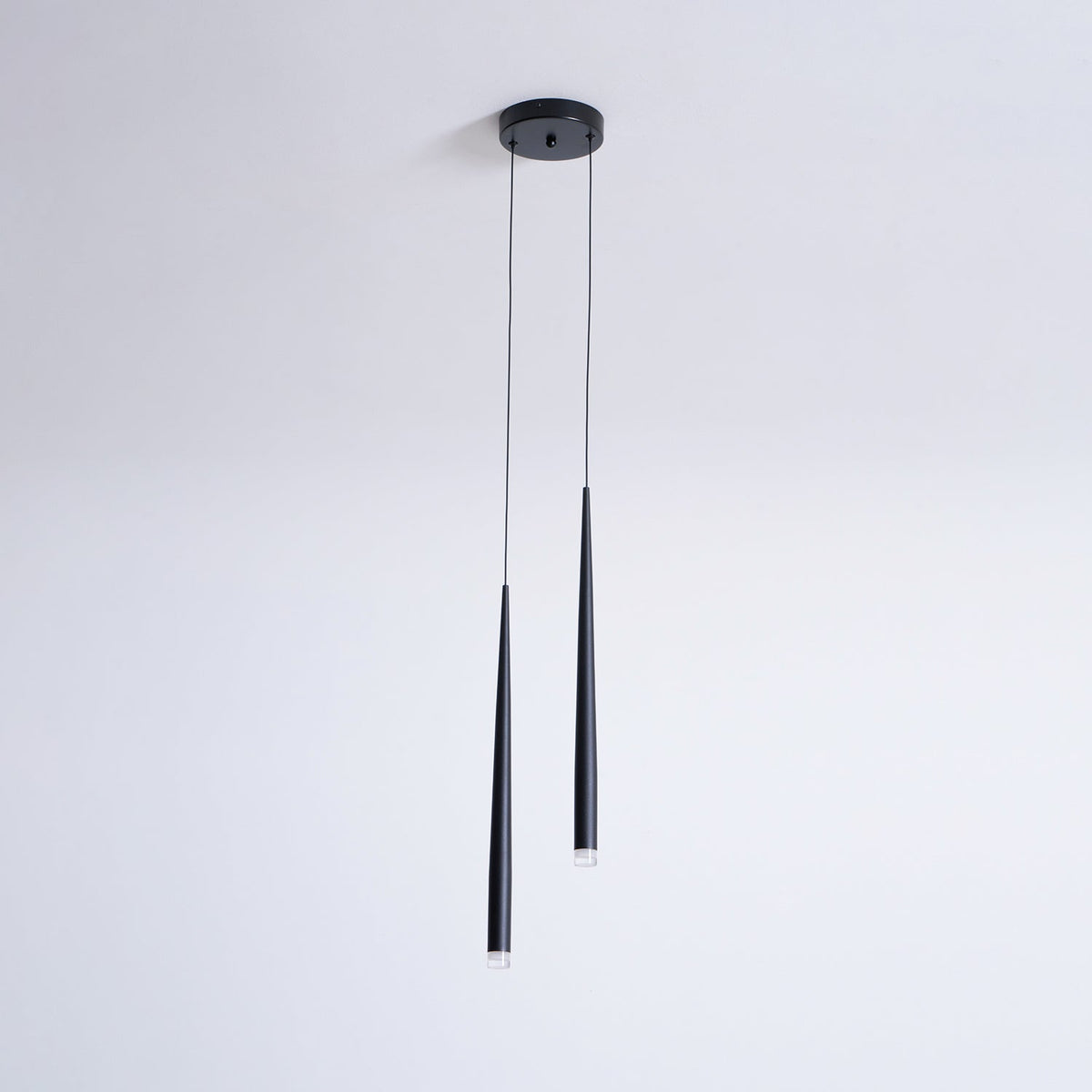 Lampadario a cono sottile