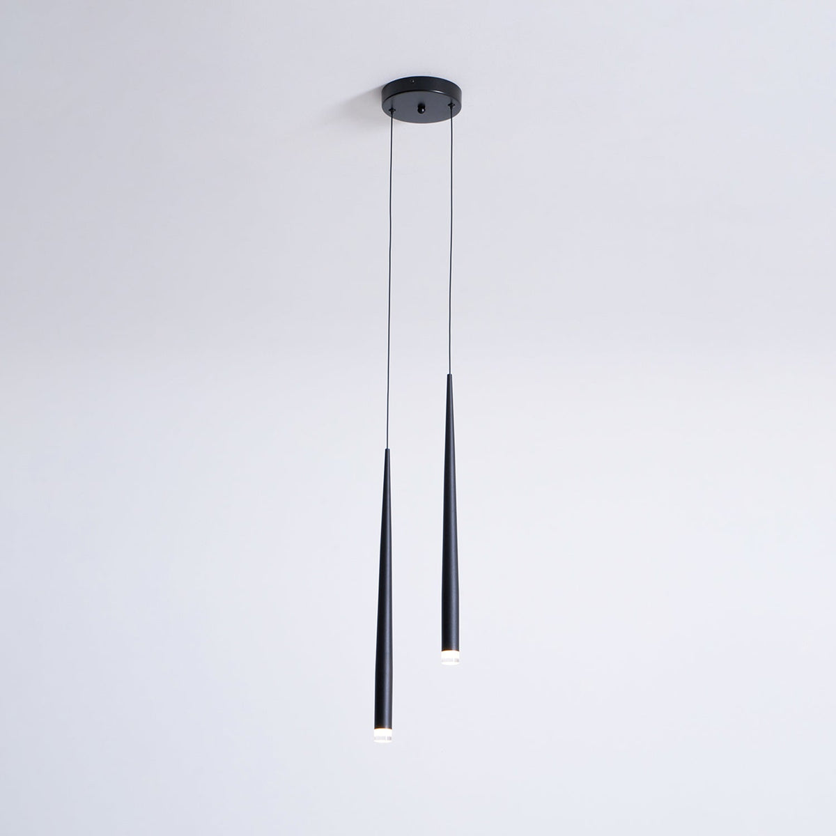 Lampadario a cono sottile