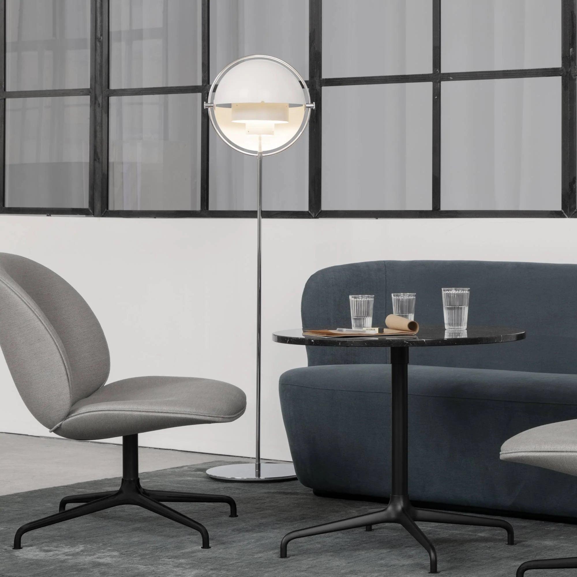 Lampada da terra – Metallo – Oro – 160 cm – Design moderno per soggiorno e illuminazione elegante